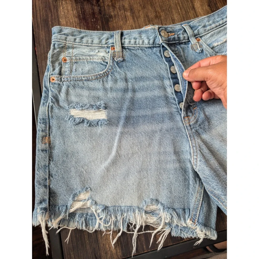 We The Free People High Rise Distressed‎ Denim Shorts Light Wash Sz 29 0592
